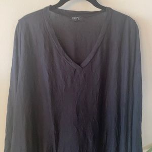 A-line, 2 pockets; 3/4 length sleeves